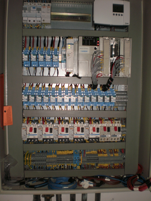 Cuadro general de control de suelo radiante y fancoils mediante